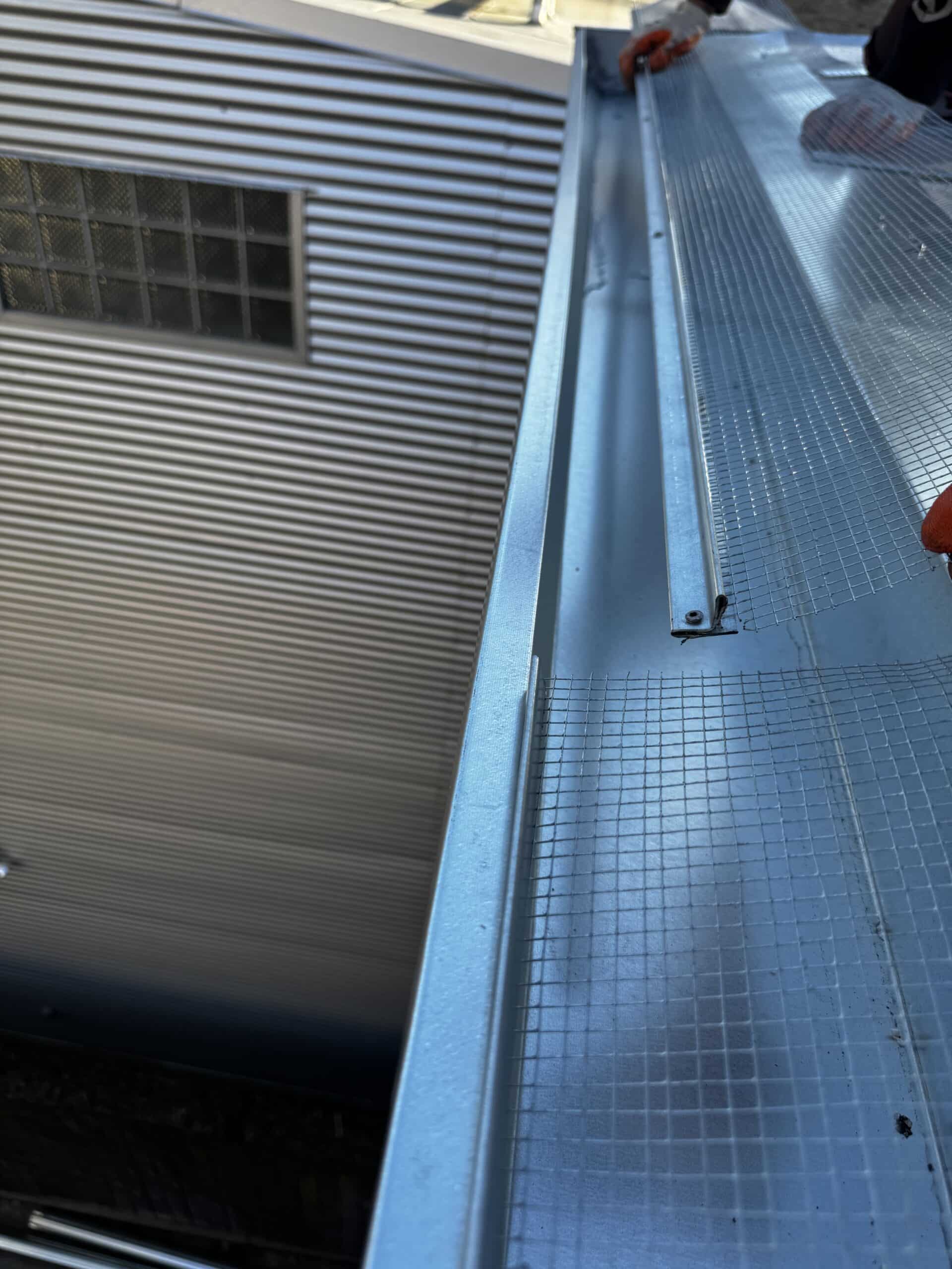 Commercial gutter service in Chicago | Flat Roof gutter system
